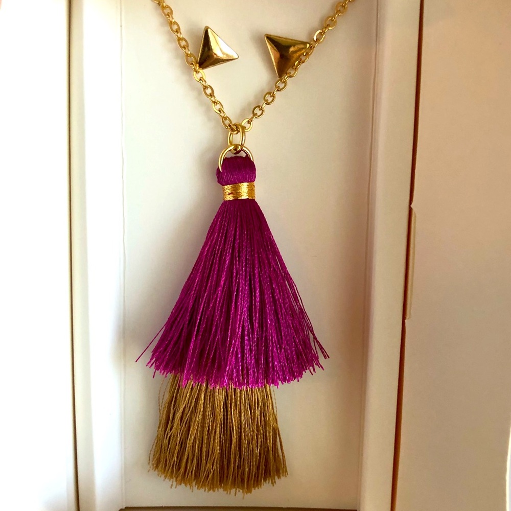 💗NIB gold tone triangle studs & tassel necklace set